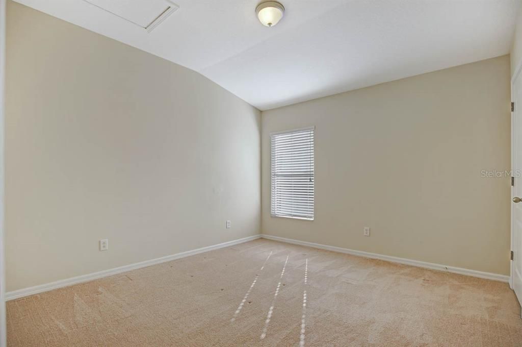 合同活跃: $245,000 (2 贝兹, 2 浴室, 1248 平方英尺)