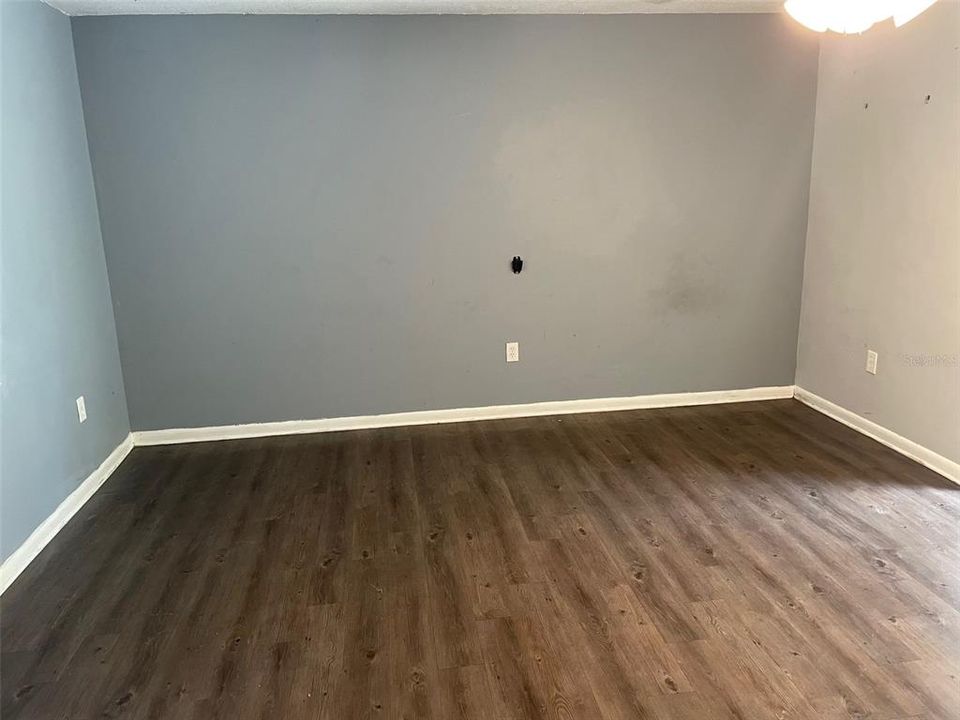 出租: $1,595 (3 贝兹, 1 浴室, 1386 平方英尺)