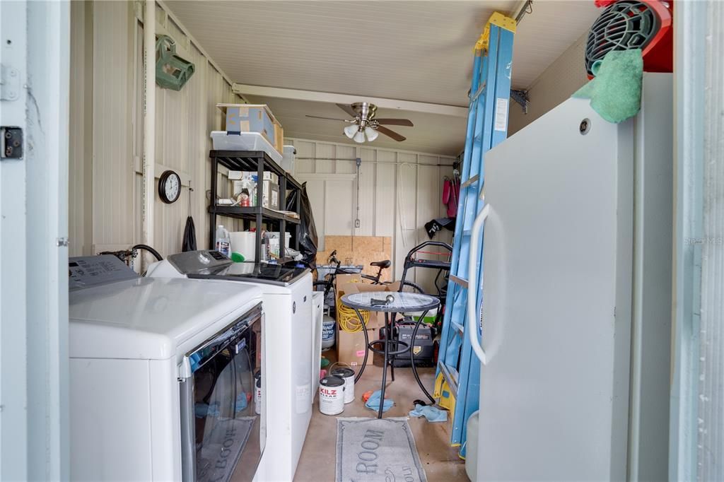 For Sale: $182,500 (2 beds, 2 baths, 1056 Square Feet)