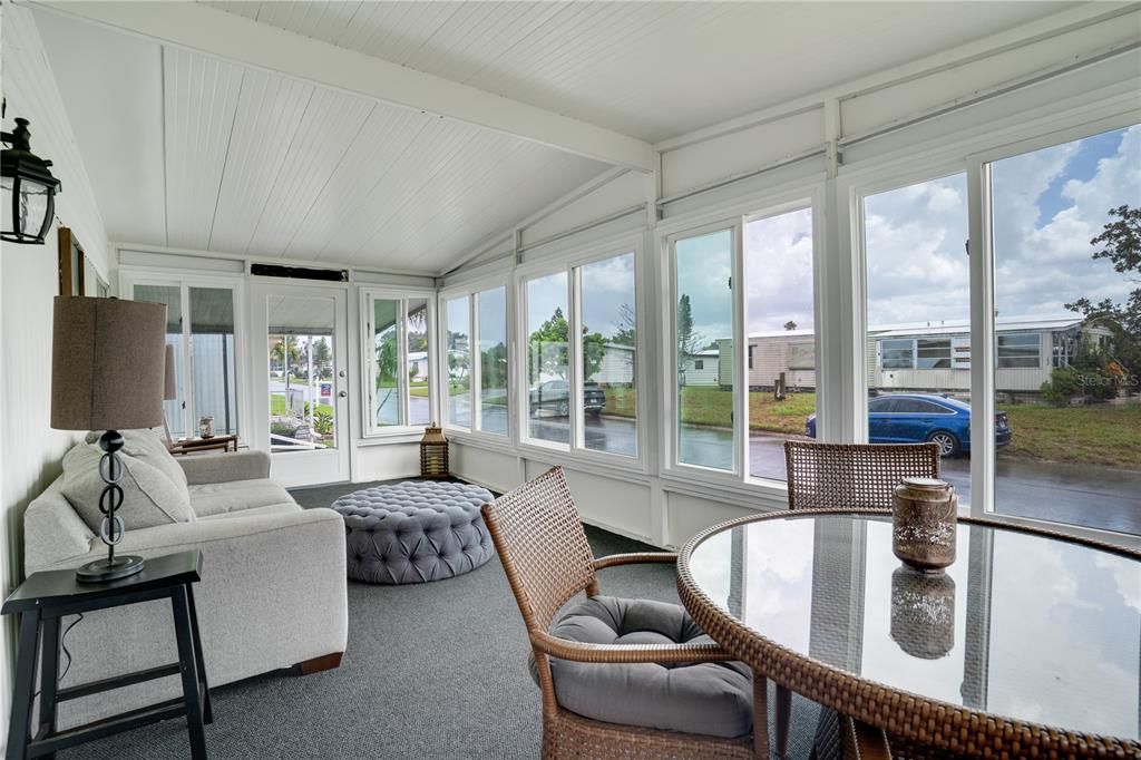 For Sale: $182,500 (2 beds, 2 baths, 1056 Square Feet)