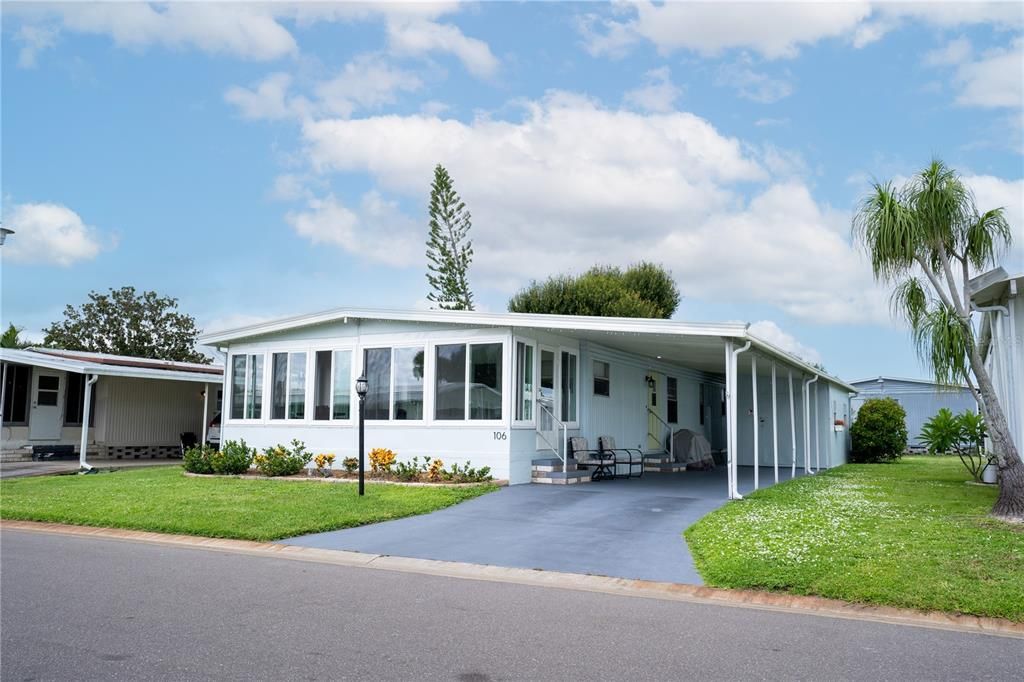 For Sale: $182,500 (2 beds, 2 baths, 1056 Square Feet)