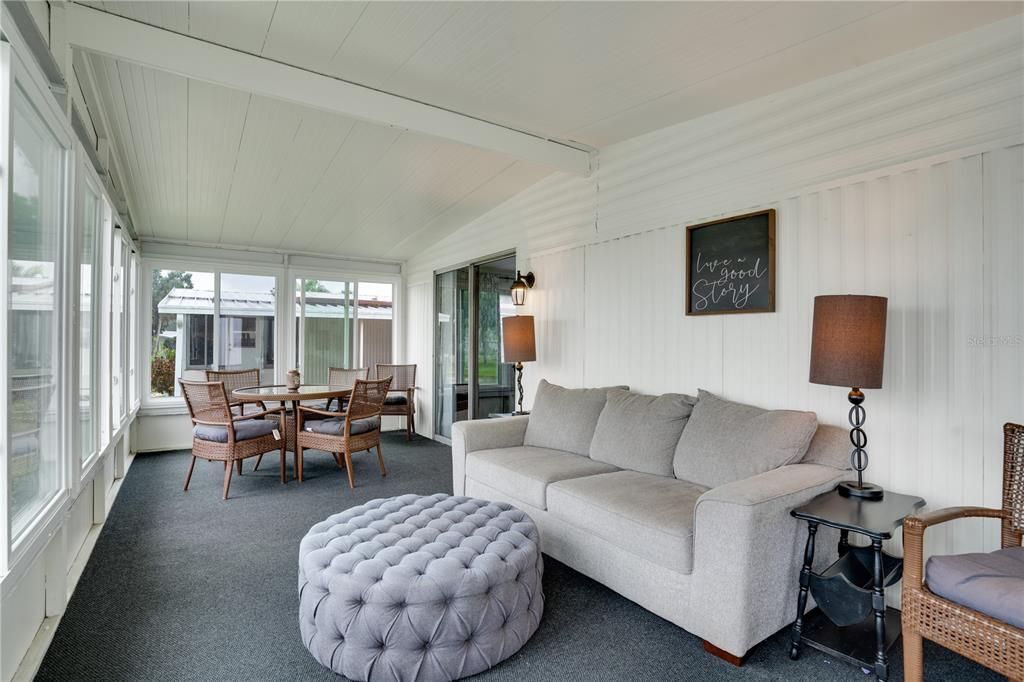 For Sale: $182,500 (2 beds, 2 baths, 1056 Square Feet)