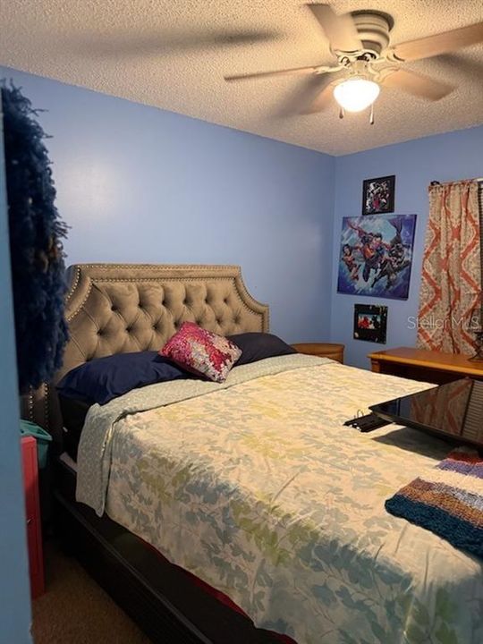 Под контрактом: $173,980 (3 спален, 2 ванн, 1271 Квадратных фут)