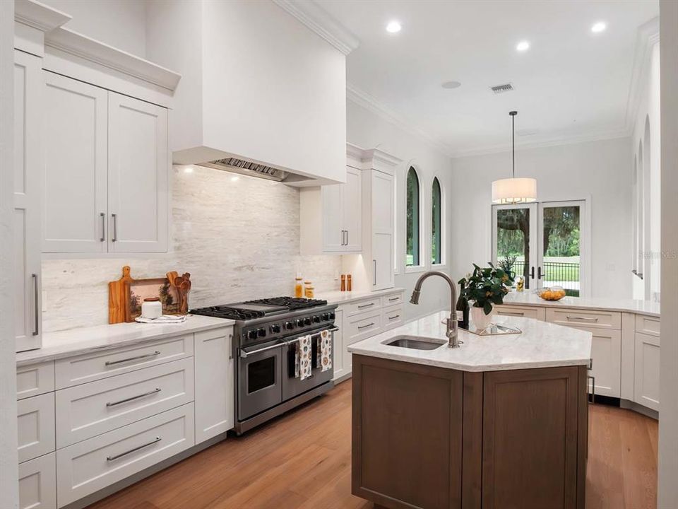 For Sale: $5,285,000 (5 beds, 5 baths, 6206 Square Feet)