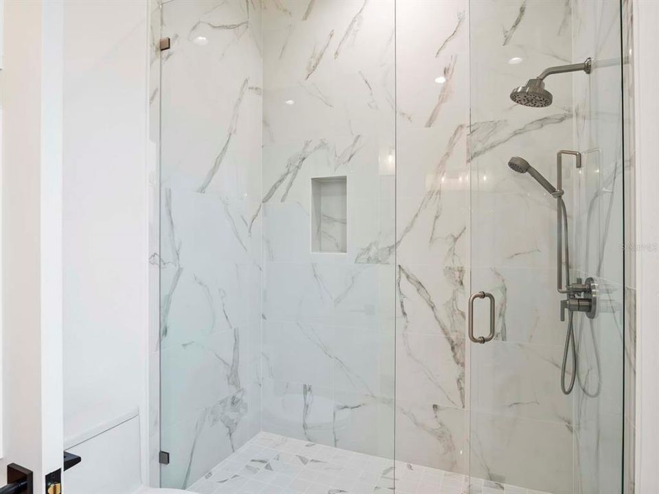 For Sale: $5,285,000 (5 beds, 5 baths, 6206 Square Feet)