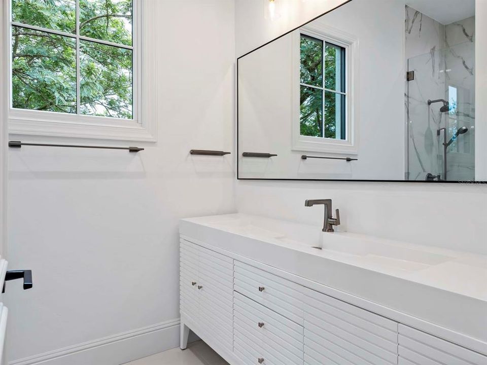 For Sale: $5,285,000 (5 beds, 5 baths, 6206 Square Feet)