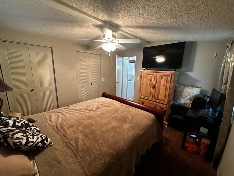 На продажу: $34,900 (2 спален, 1 ванн, 840 Квадратных фут)