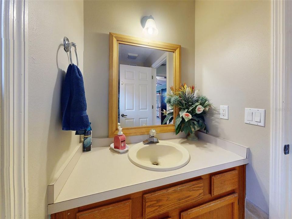 Active With Contract: $589,000 (5 beds, 3 baths, 2316 Square Feet)