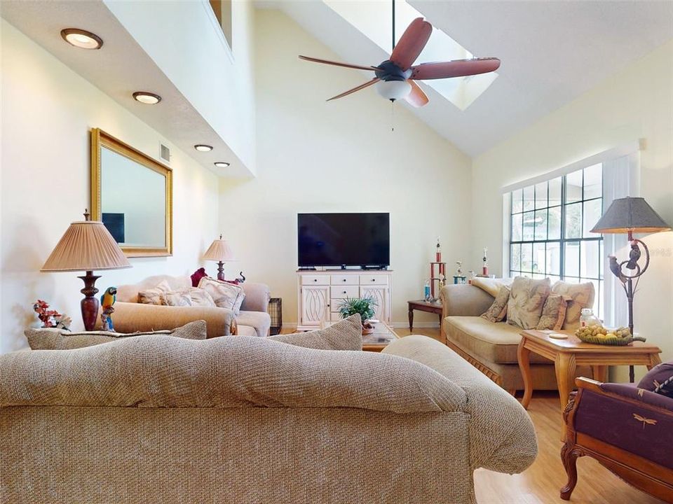 Active With Contract: $589,000 (5 beds, 3 baths, 2316 Square Feet)