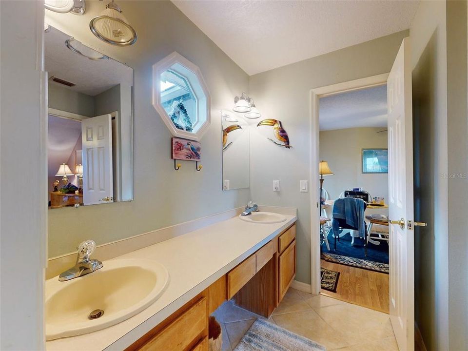 Active With Contract: $589,000 (5 beds, 3 baths, 2316 Square Feet)