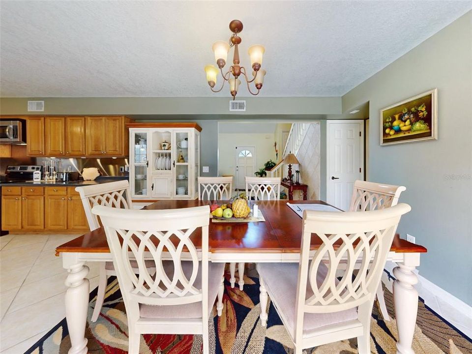 Active With Contract: $589,000 (5 beds, 3 baths, 2316 Square Feet)