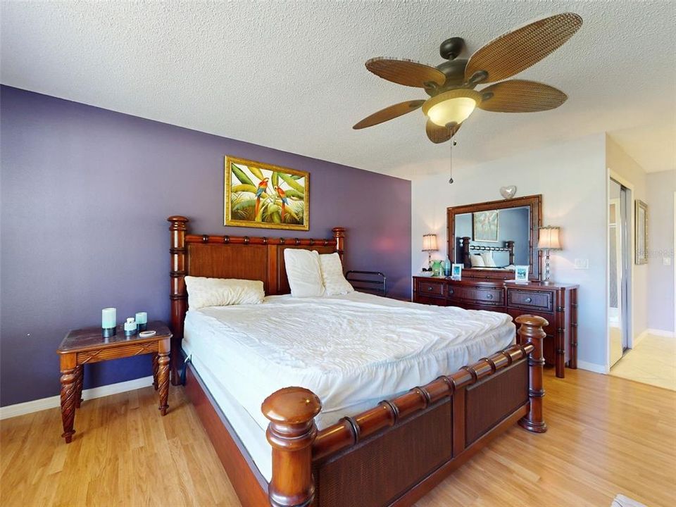 Active With Contract: $589,000 (5 beds, 3 baths, 2316 Square Feet)