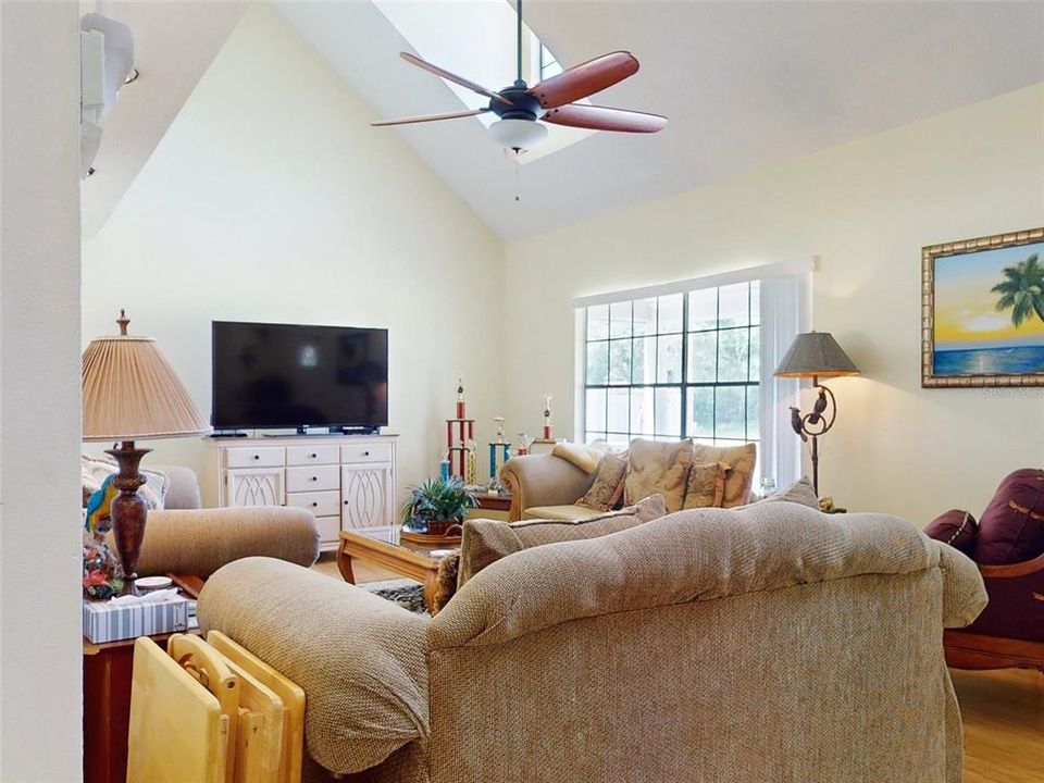 Active With Contract: $589,000 (5 beds, 3 baths, 2316 Square Feet)