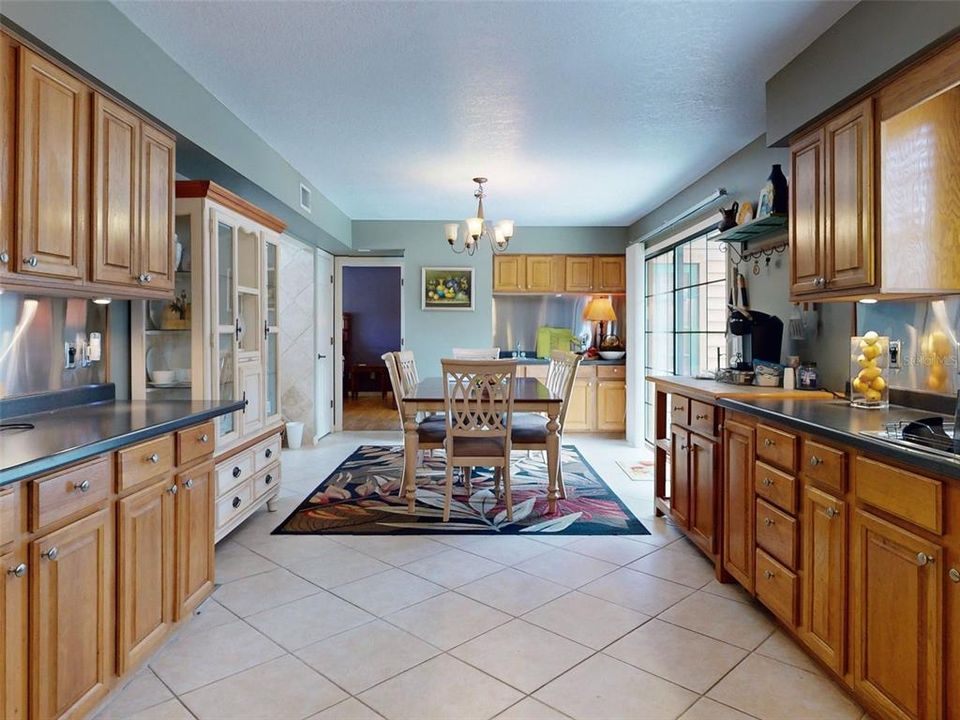 Active With Contract: $589,000 (5 beds, 3 baths, 2316 Square Feet)