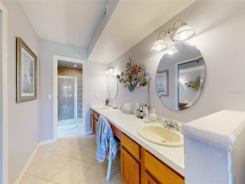 Active With Contract: $589,000 (5 beds, 3 baths, 2316 Square Feet)