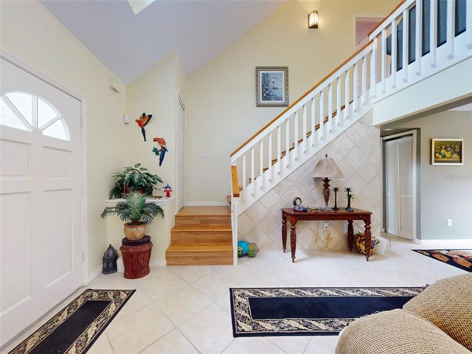 Active With Contract: $589,000 (5 beds, 3 baths, 2316 Square Feet)