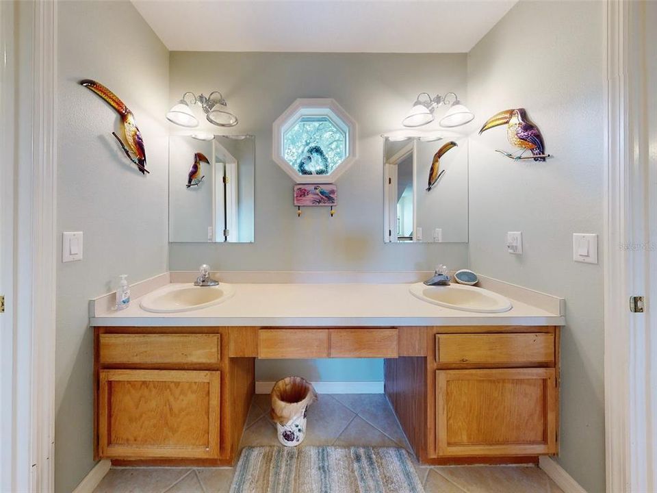 Active With Contract: $589,000 (5 beds, 3 baths, 2316 Square Feet)