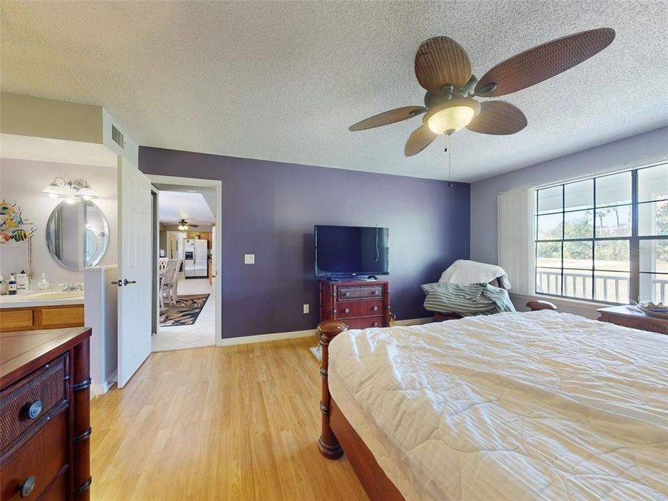 Active With Contract: $589,000 (5 beds, 3 baths, 2316 Square Feet)