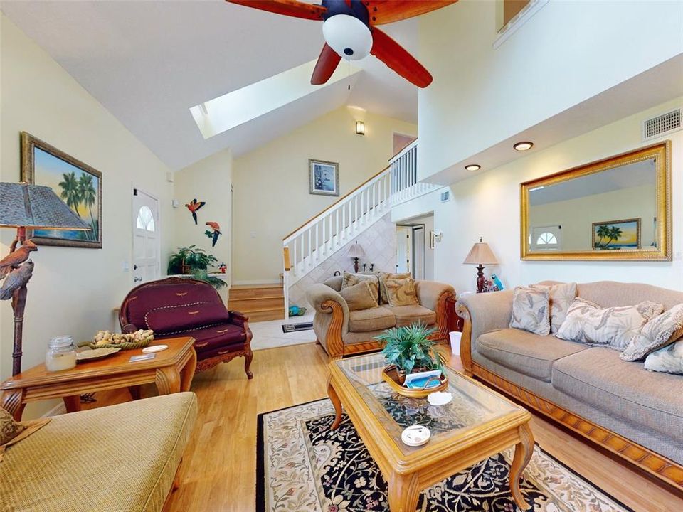 Active With Contract: $589,000 (5 beds, 3 baths, 2316 Square Feet)