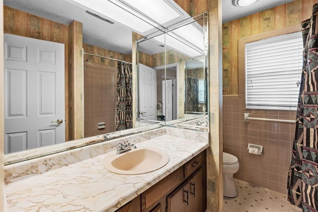 待售: $1,500,000 (2 贝兹, 2 浴室, 1905 平方英尺)