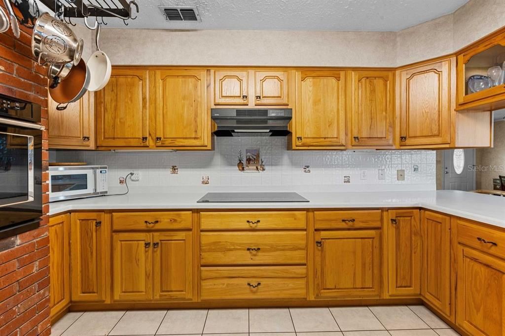 待售: $1,500,000 (2 贝兹, 2 浴室, 1905 平方英尺)