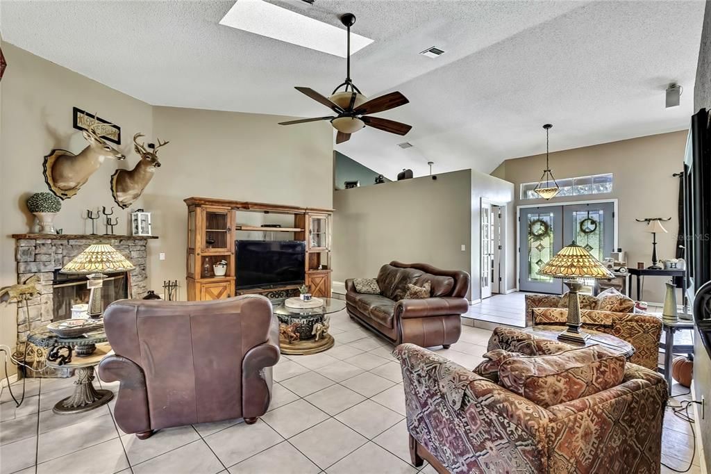 For Sale: $879,900 (3 beds, 2 baths, 2027 Square Feet)