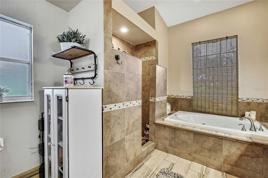 For Sale: $879,900 (3 beds, 2 baths, 2027 Square Feet)