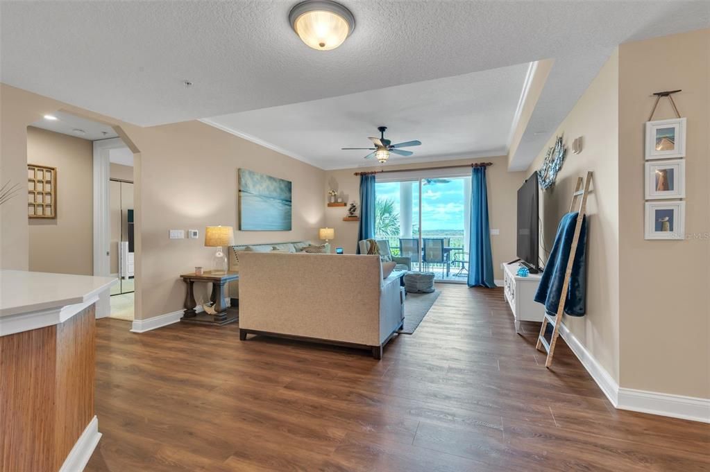 待售: $579,000 (3 贝兹, 3 浴室, 2138 平方英尺)