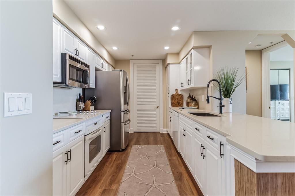 待售: $579,000 (3 贝兹, 3 浴室, 2138 平方英尺)