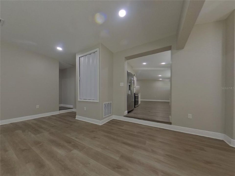 合同活跃: $2,069 (3 贝兹, 2 浴室, 1632 平方英尺)