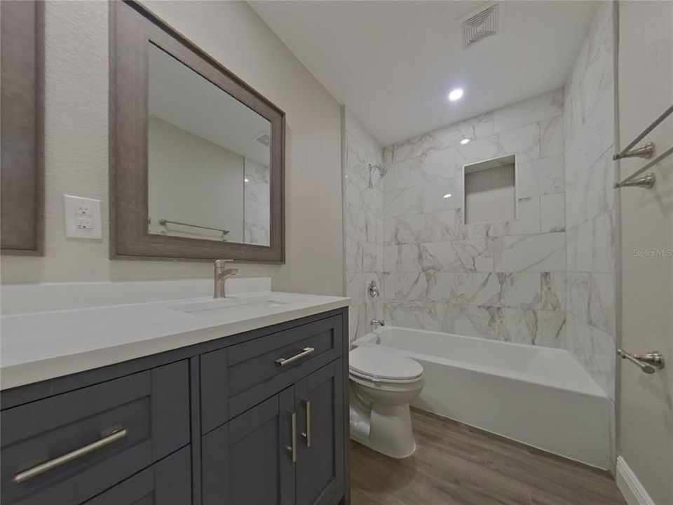 合同活跃: $2,069 (3 贝兹, 2 浴室, 1632 平方英尺)