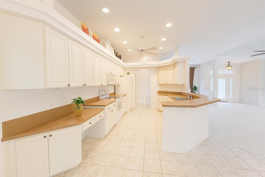 En Venta: $499,999 (3 camas, 2 baños, 2015 Pies cuadrados)