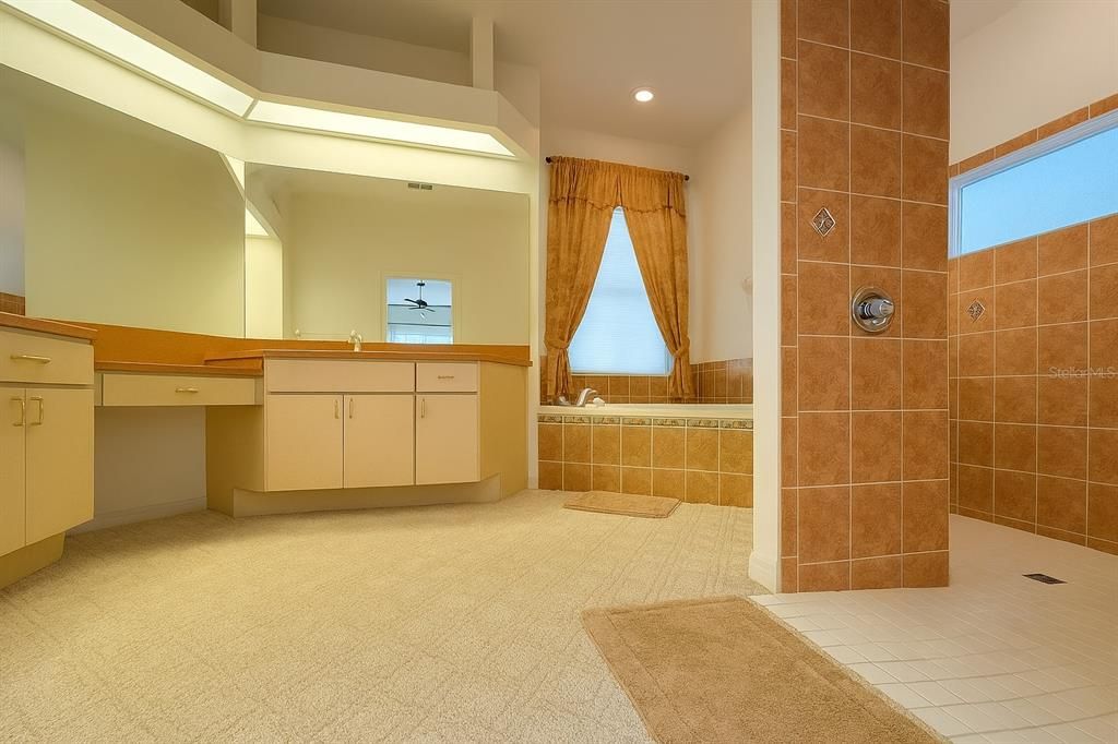 En Venta: $499,999 (3 camas, 2 baños, 2015 Pies cuadrados)