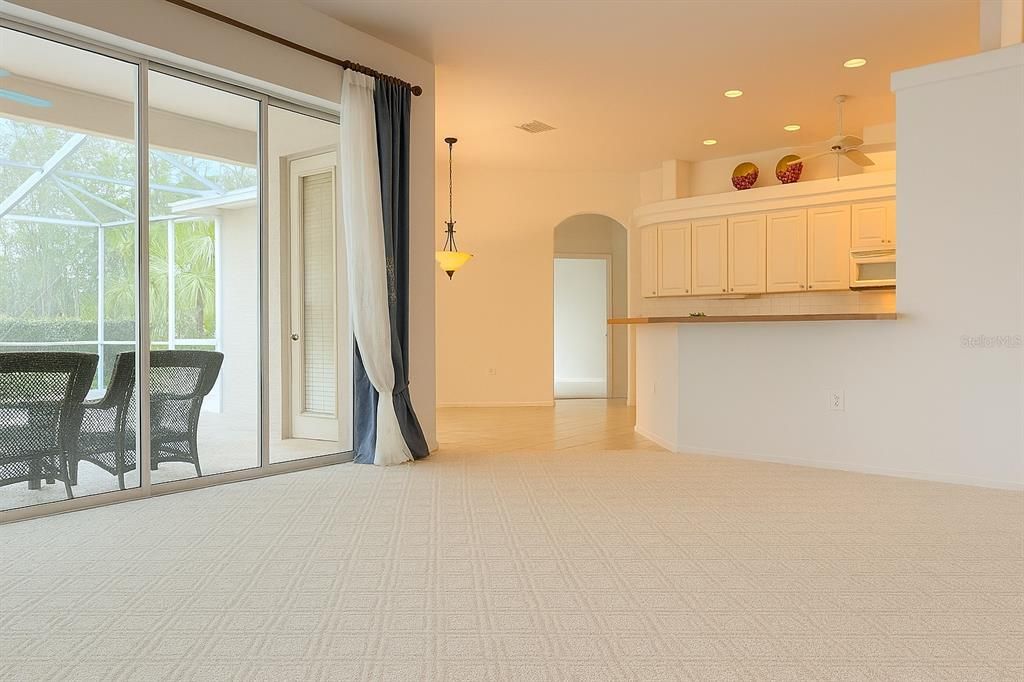 En Venta: $499,999 (3 camas, 2 baños, 2015 Pies cuadrados)