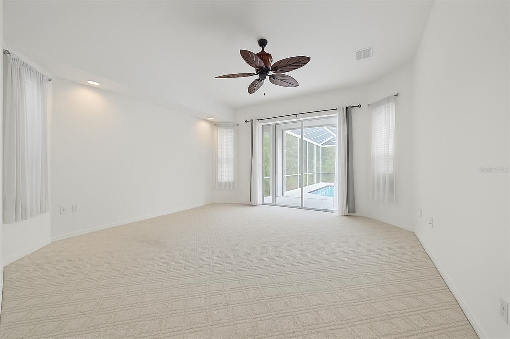 En Venta: $499,999 (3 camas, 2 baños, 2015 Pies cuadrados)