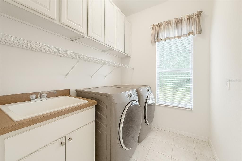 En Venta: $499,999 (3 camas, 2 baños, 2015 Pies cuadrados)