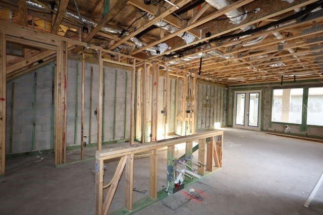 Под контрактом: $824,990 (3 спален, 2 ванн, 2082 Квадратных фут)