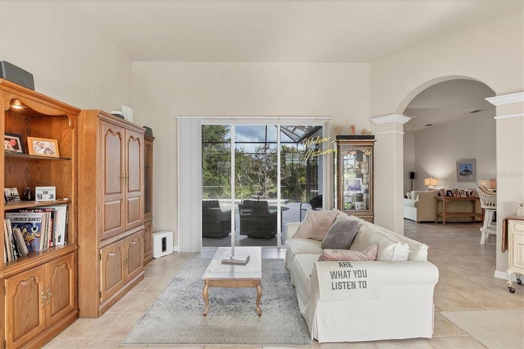 En Venta: $799,000 (3 camas, 2 baños, 2267 Pies cuadrados)