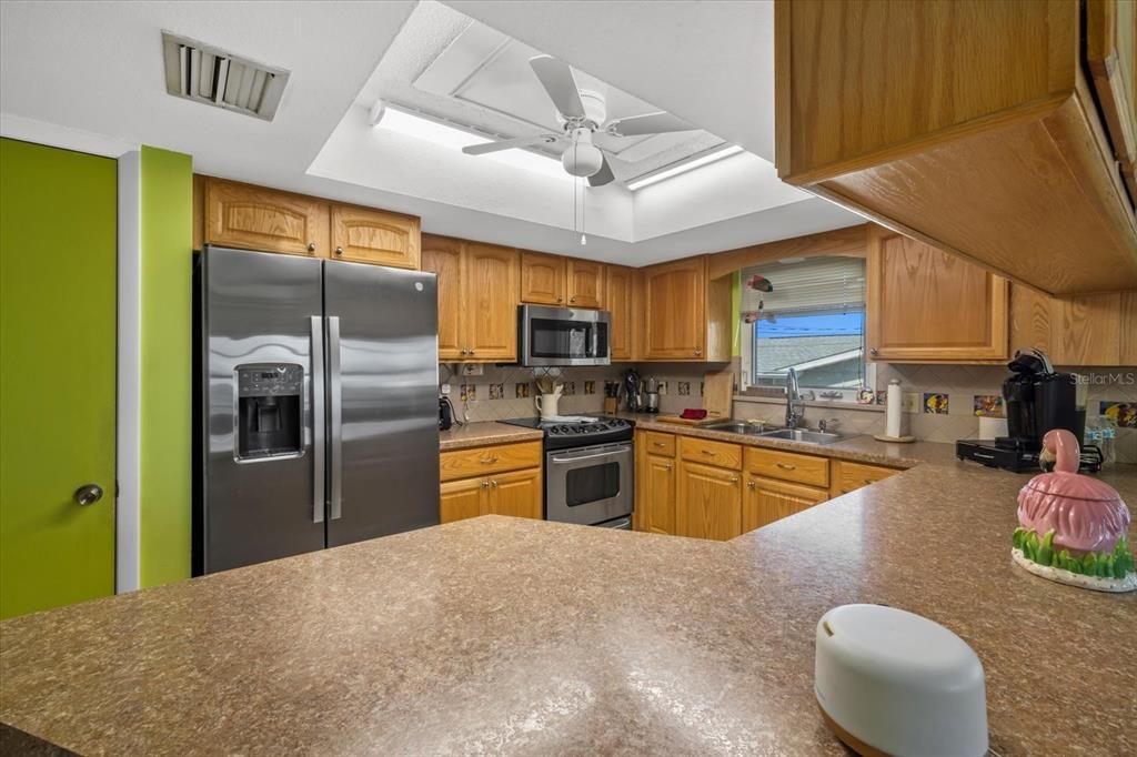 На продажу: $629,000 (2 спален, 2 ванн, 1932 Квадратных фут)