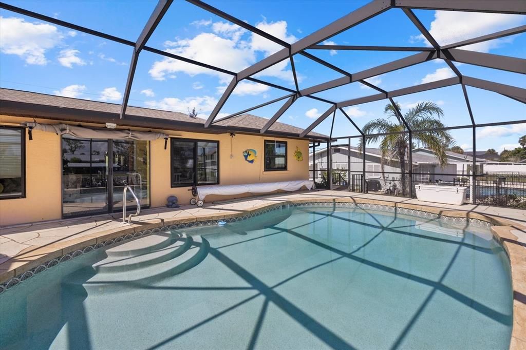 Active With Contract: $535,000 (2 beds, 2 baths, 1932 Square Feet)