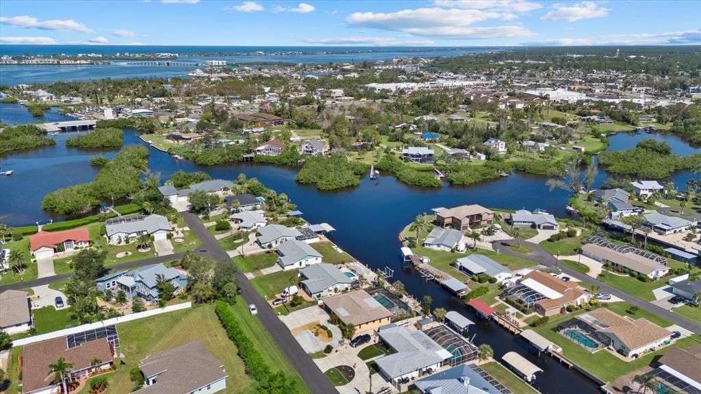 На продажу: $629,000 (2 спален, 2 ванн, 1932 Квадратных фут)