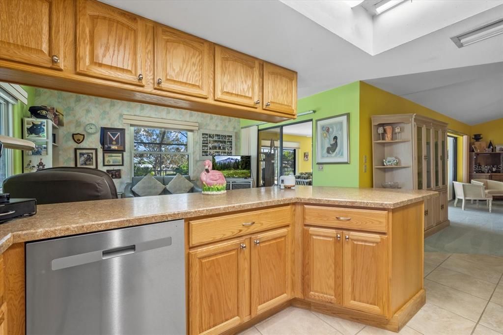 На продажу: $629,000 (2 спален, 2 ванн, 1932 Квадратных фут)