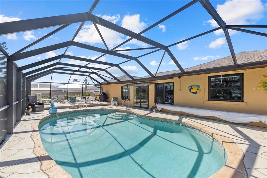 На продажу: $629,000 (2 спален, 2 ванн, 1932 Квадратных фут)