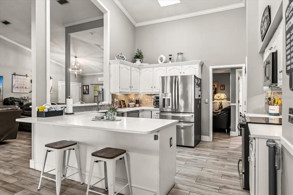 Activo con contrato: $710,000 (4 camas, 3 baños, 2754 Pies cuadrados)