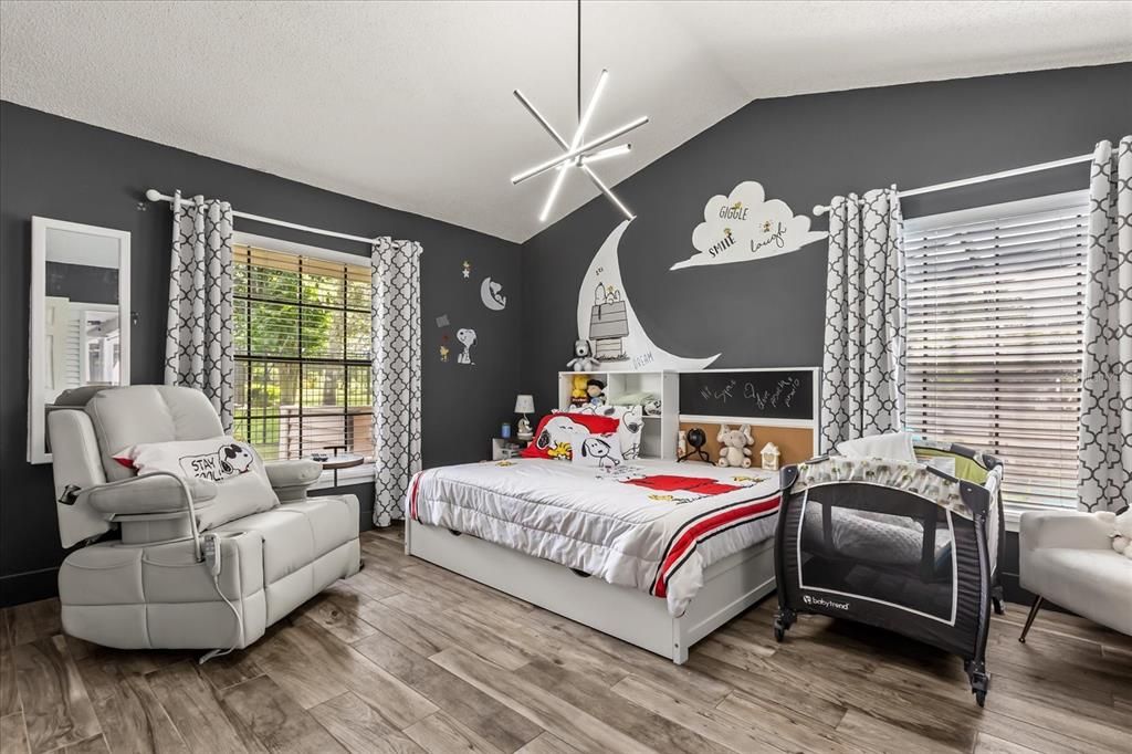 Activo con contrato: $710,000 (4 camas, 3 baños, 2754 Pies cuadrados)