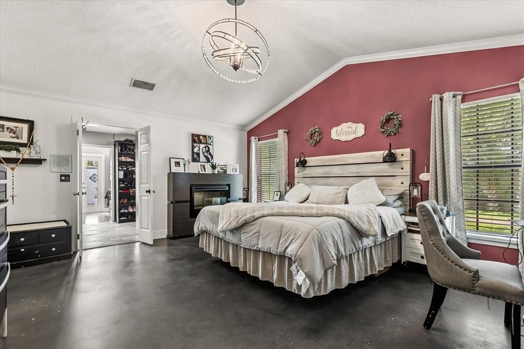 Activo con contrato: $710,000 (4 camas, 3 baños, 2754 Pies cuadrados)