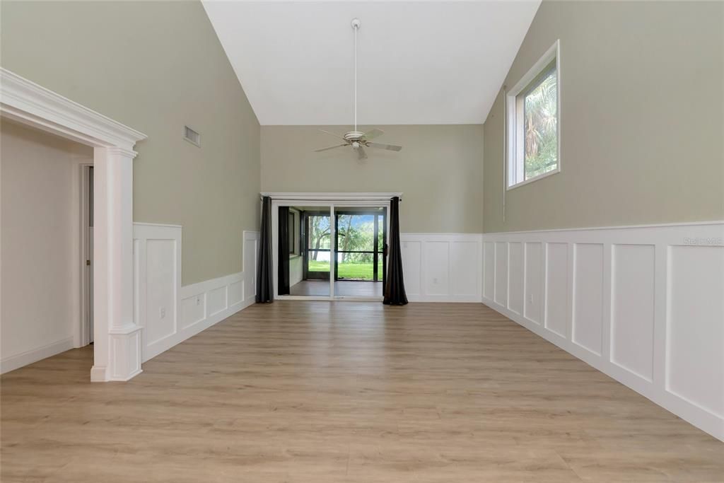 For Sale: $299,000 (2 beds, 2 baths, 1776 Square Feet)