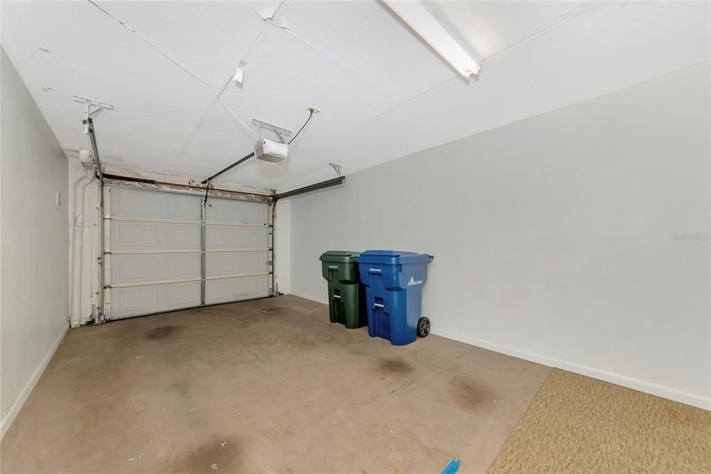 For Sale: $299,000 (2 beds, 2 baths, 1776 Square Feet)