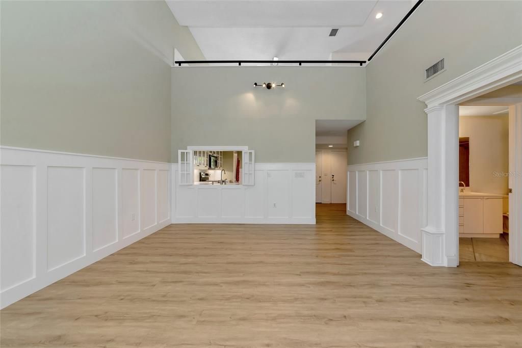 For Sale: $299,000 (2 beds, 2 baths, 1776 Square Feet)