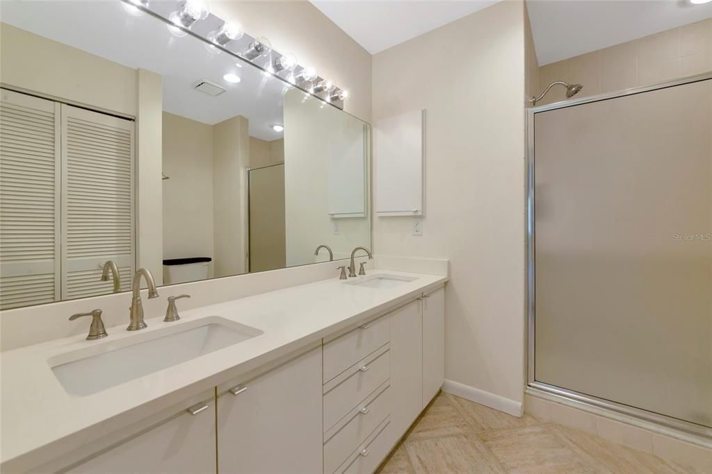 For Sale: $299,000 (2 beds, 2 baths, 1776 Square Feet)